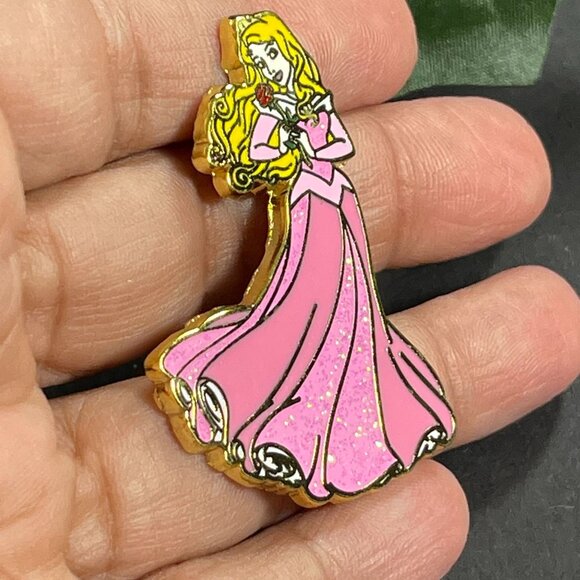 Disney Aurora Trading Pin Sleeping Beauty Sparkling Gown Badge Lapel Pin Brooch - Picture 7 of 12